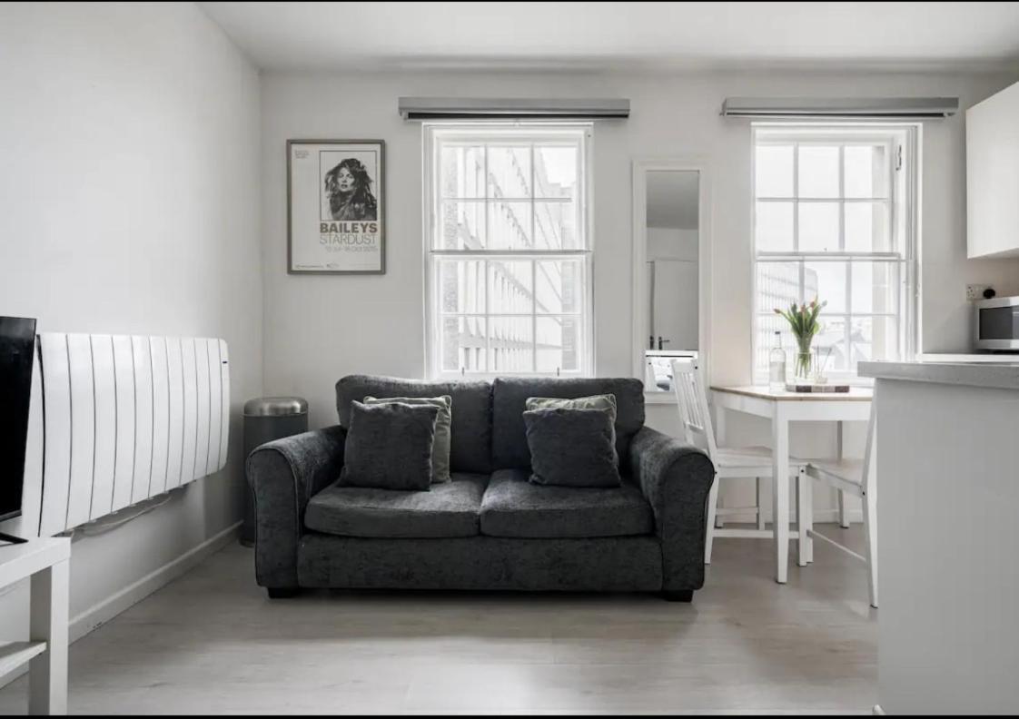 Edinburgh Castle Apartment Buitenkant foto